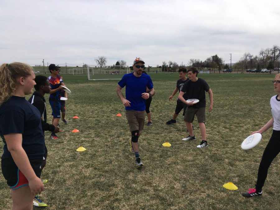 Coach+Ignizio+does+an+ultimate+drill+called+ladders.+