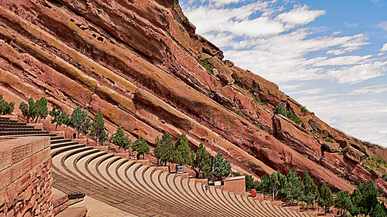 Photo by https://magnoliahotels.com/denver/2017/09/25/red-rocks-fall-event-calendar/